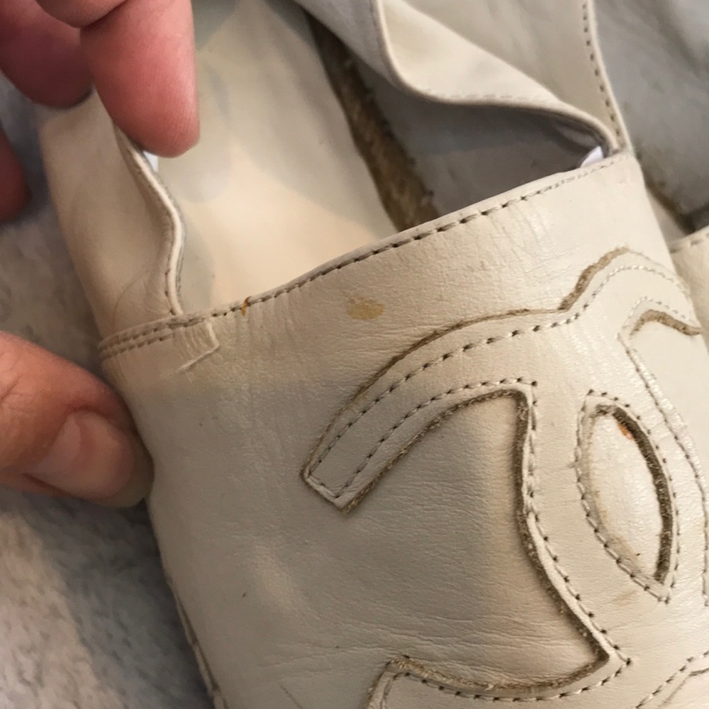 XSOLDX🦋CHANEL🦋 creme & black leather espadrilles - Picture 6 of 8